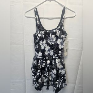 NWT Mainstream Hibiscus Black and White Hiphider Swimdress Sz 14